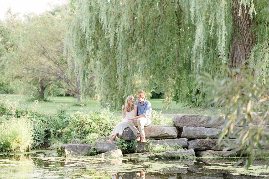engagement session in ottawa near willow tree