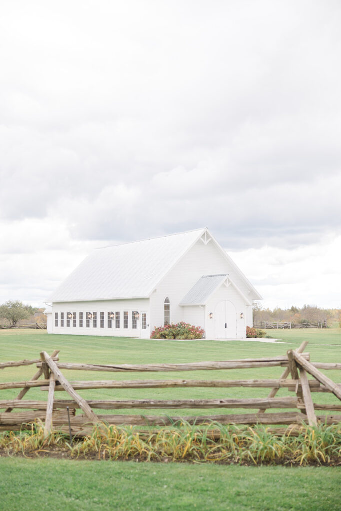 the ceremony house at Stonefields Estate wedding photographed by Ottawa Wedding Photographer Brittany Navin Photography